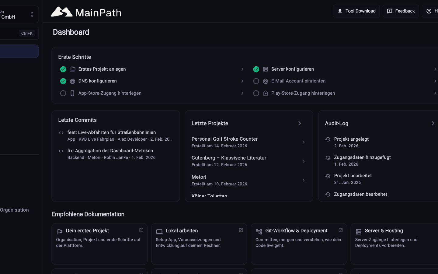 Deployments, Fehler und Serverzustand auf einem Dashboard.
